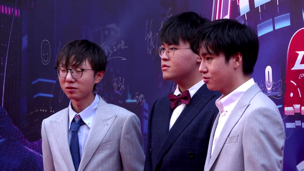 包含里昂训练开放日，集结日再遭质疑引欢呼，全明星赛在即，心理建设被强调的词条BB体育